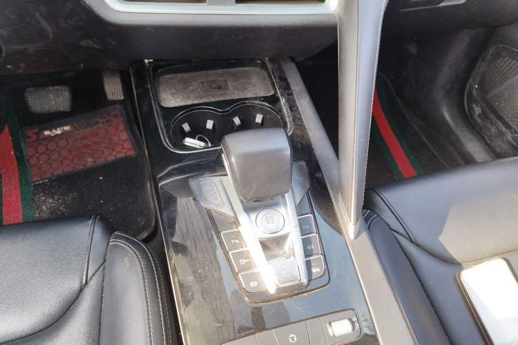 Used BYD Song Pro 2019 1.5T Automatic Elite Edition Gear Lever