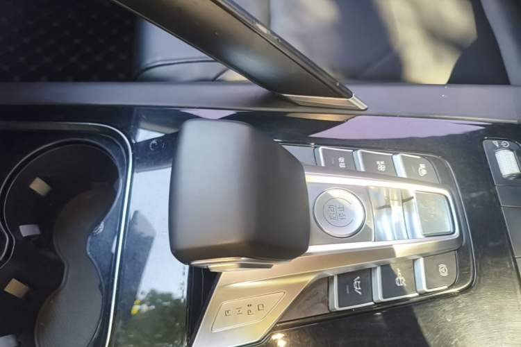Used BYD Song Pro 2019 1.5T Automatic Luxury Model Gear Lever