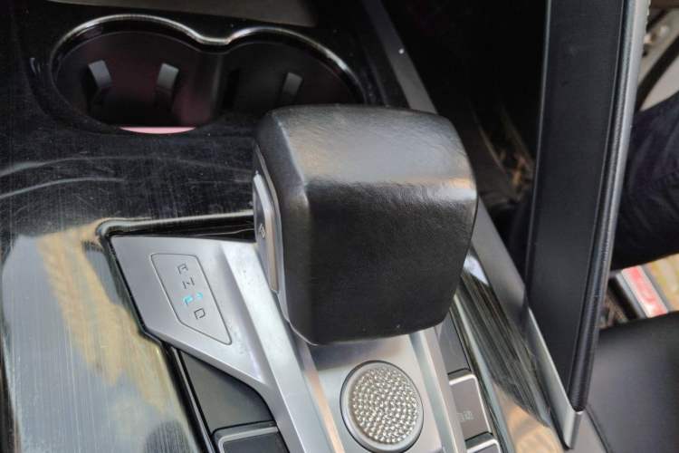 Used BYD Song Pro 2019 1.5T Automatic Luxury Model Gear Lever