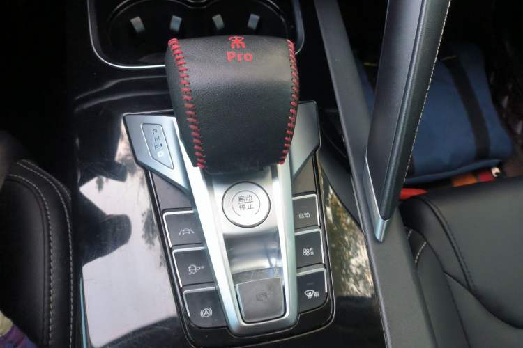Used BYD Song Pro 2019 1.5T Automatic Luxury Model Gear Lever