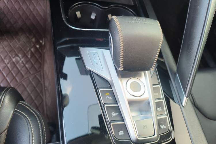 Used BYD Song Pro 2019 1.5T Automatic Elite Edition Gear Lever