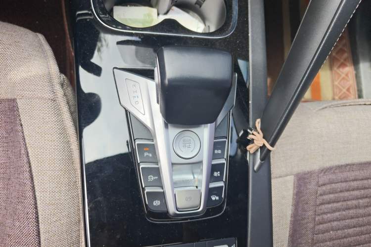Used BYD Song Pro 2019 1.5T Automatic Elite Edition Gear Lever
