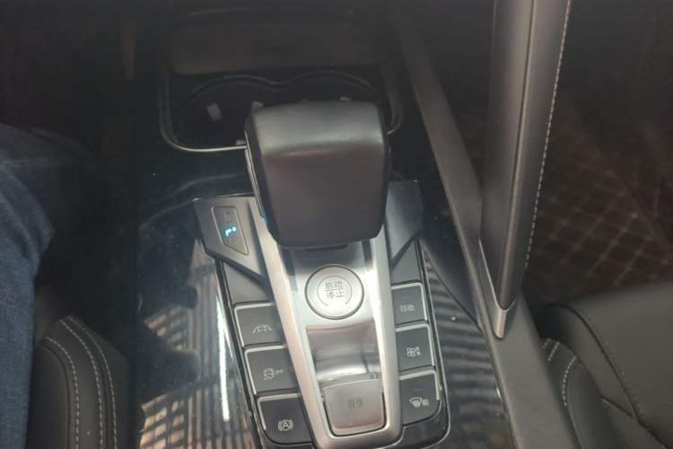 Used BYD Song Pro 2019 1.5T Automatic Luxury Model Gear Lever
