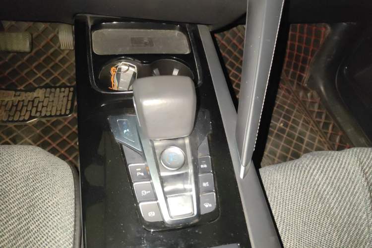 Used BYD Song Pro 2019 1.5T Automatic Elite Edition Gear Lever