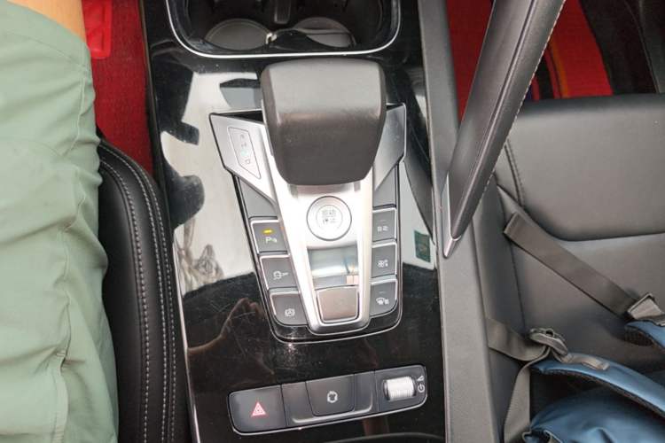 Used BYD Song Pro 2019 1.5T Automatic Elite Edition Gear Lever