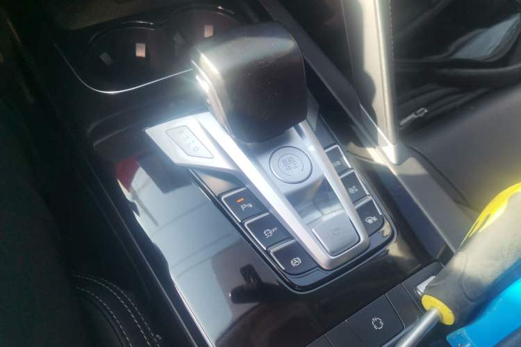 Used BYD Song Pro 2019 1.5T Automatic Elite Edition Gear Lever