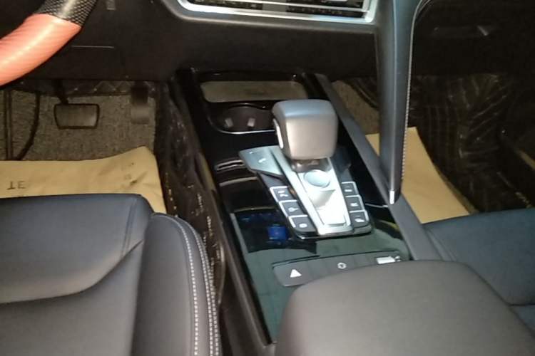 Used BYD Song Pro 2019 1.5T Automatic Elite Edition Gear Lever