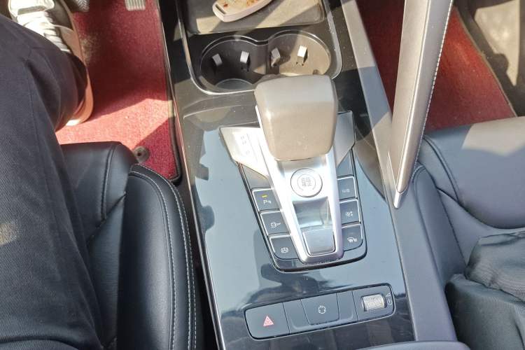 Used BYD Song Pro 2019 1.5T Automatic Elite Edition Gear Lever