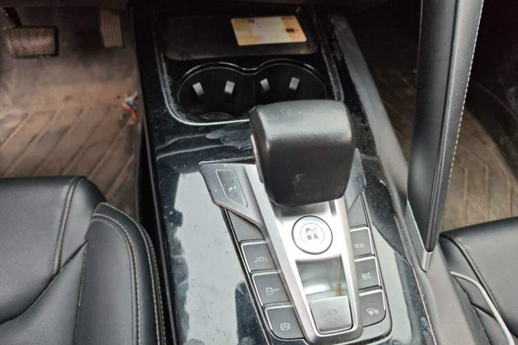 Used BYD Song Pro 2019 1.5T Automatic Luxury Model Gear Lever