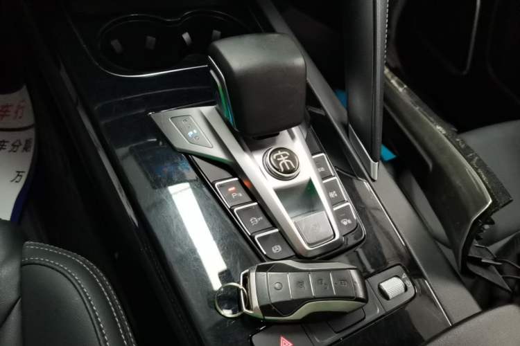Used BYD Song Pro 2019 1.5T Automatic Elite Edition Gear Lever