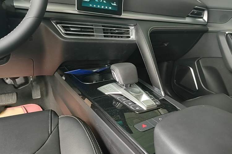 Used BYD Song Pro 2019 1.5T Automatic Luxury Model Gear Lever