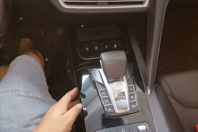 Used BYD Song Pro 2019 1.5T Automatic Luxury Model Gear Lever