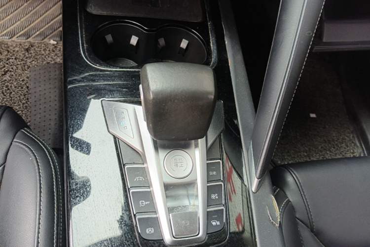 Used BYD Song Pro 2019 1.5T Automatic Luxury Model Gear Lever