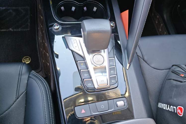 Used BYD Song Pro 2019 1.5T Automatic Elite Edition Gear Lever