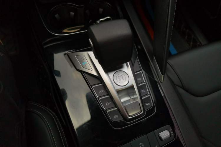 Used BYD Song Pro 2019 1.5T Automatic Luxury Model Gear Lever