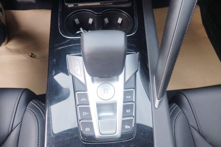 Used BYD Song Pro 2019 1.5T Automatic Luxury Model Gear Lever