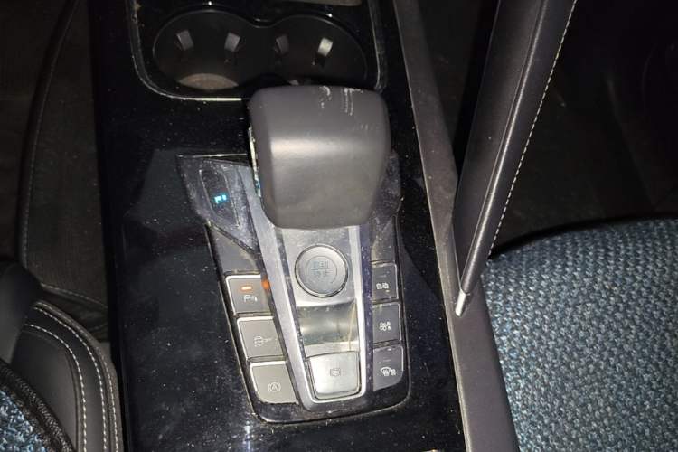 Used BYD Song Pro 2019 1.5T Automatic Elite Edition Gear Lever