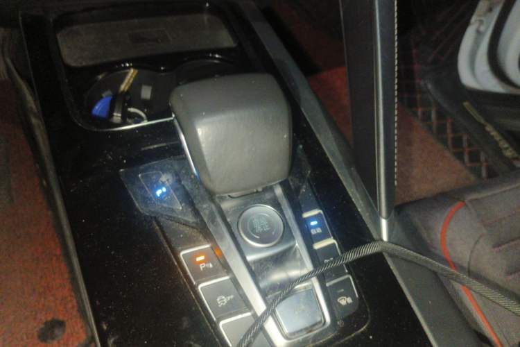 Used BYD Song Pro 2019 1.5T Automatic Elite Edition Gear Lever