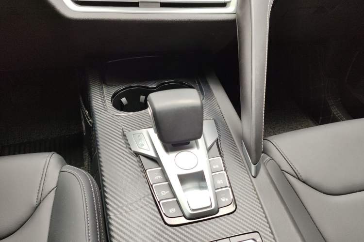 Used BYD Song Pro 2019 1.5T Automatic Luxury Model Gear Lever