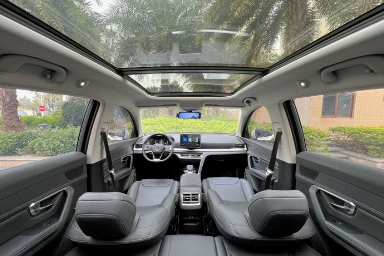 Used BYD Song Pro 2019 1.5T Automatic Elite Edition Interior 1