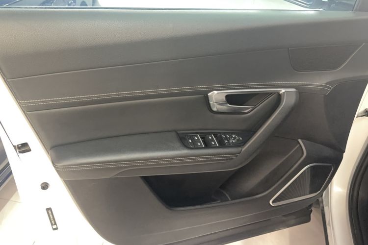 Used BYD Song Pro 2019 1.5T Automatic Luxury Model Interior 1