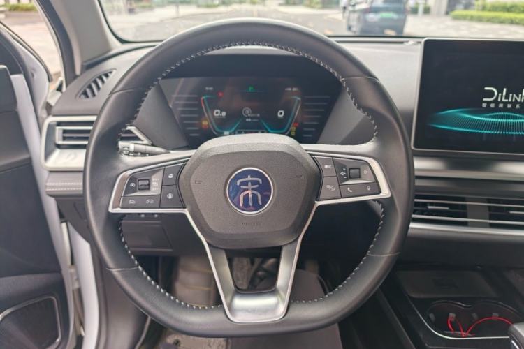 Used BYD Song Pro 2019 1.5T Automatic Luxury Model Interior 1