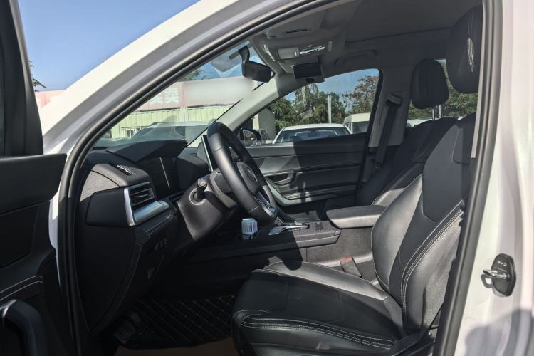 Used BYD Song Pro 2019 1.5T Automatic Elite Edition Interior 2