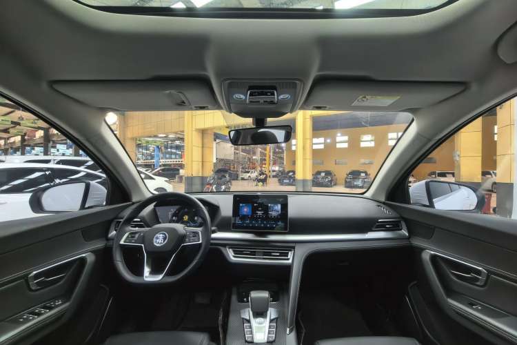 Used BYD Song Pro 2019 1.5T Automatic Elite Edition Interior 2