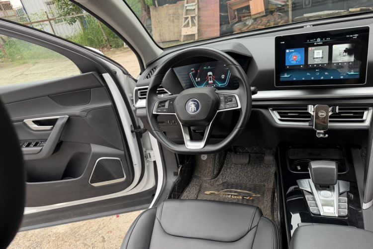 Used BYD Song Pro 2019 1.5T Automatic Elite Edition Interior 2