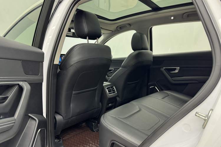 Used BYD Song Pro 2019 1.5T Automatic Elite Edition Interior 2