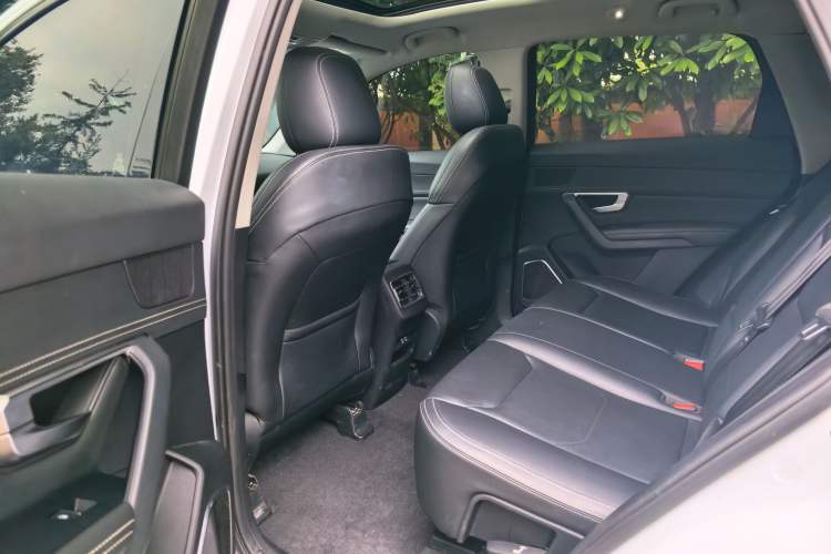 Used BYD Song Pro 2019 1.5T Automatic Elite Edition Interior 3