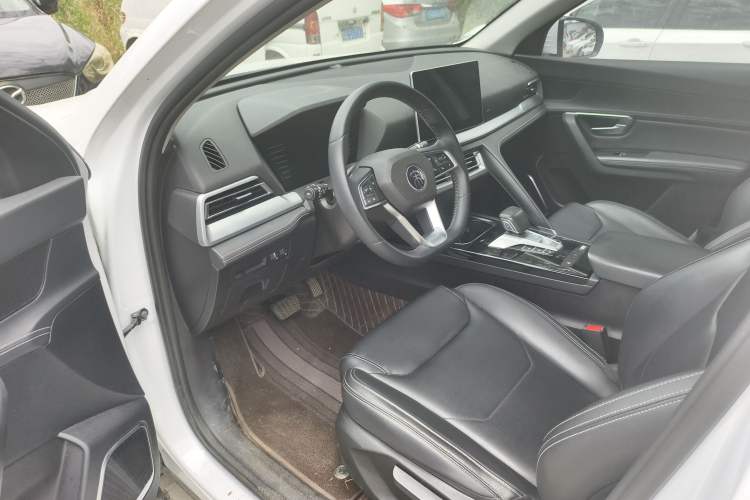 Used BYD Song Pro 2019 1.5T Automatic Elite Edition Interior 3