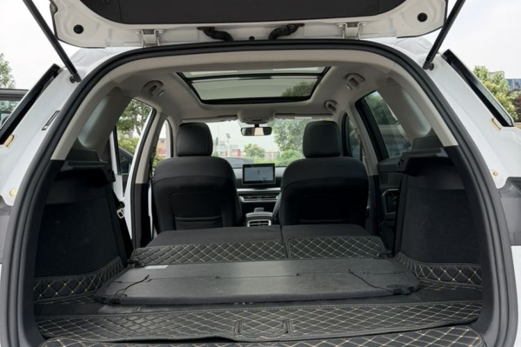 Used BYD Song Pro 2019 1.5T Automatic Elite Edition Interior 3