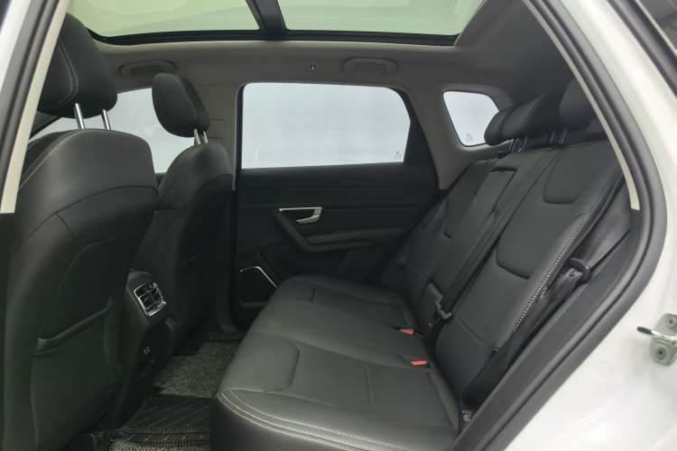 Used BYD Song Pro 2019 1.5T Automatic Elite Edition Interior 3