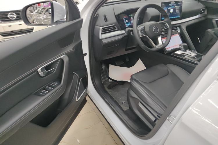 Used BYD Song Pro 2019 1.5T Automatic Elite Edition Interior 3