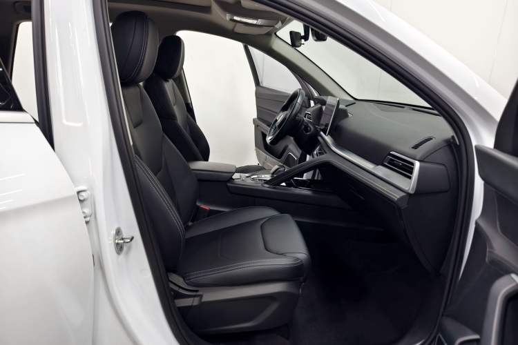 Used BYD Song Pro 2019 1.5T Automatic Elite Edition Interior 3