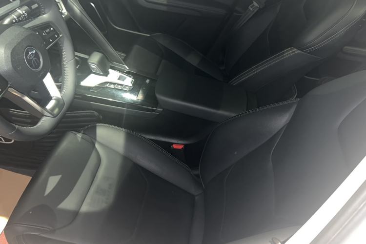 Used BYD Song Pro 2019 1.5T Automatic Elite Edition Interior 3