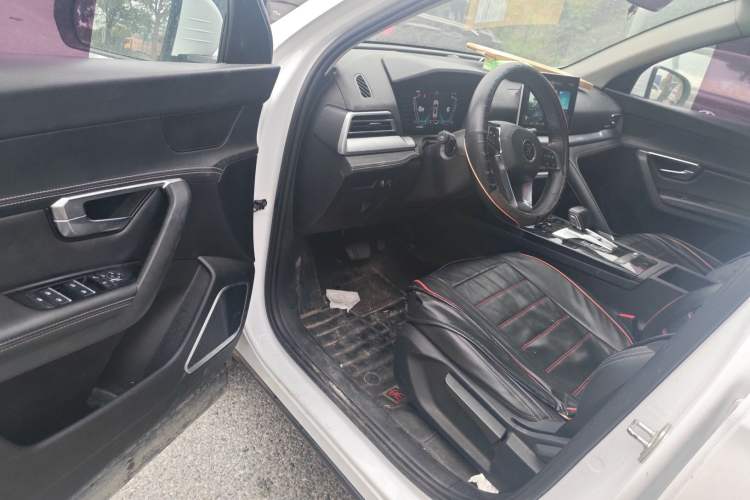 Used BYD Song Pro 2019 1.5T Automatic Elite Edition Interior 3