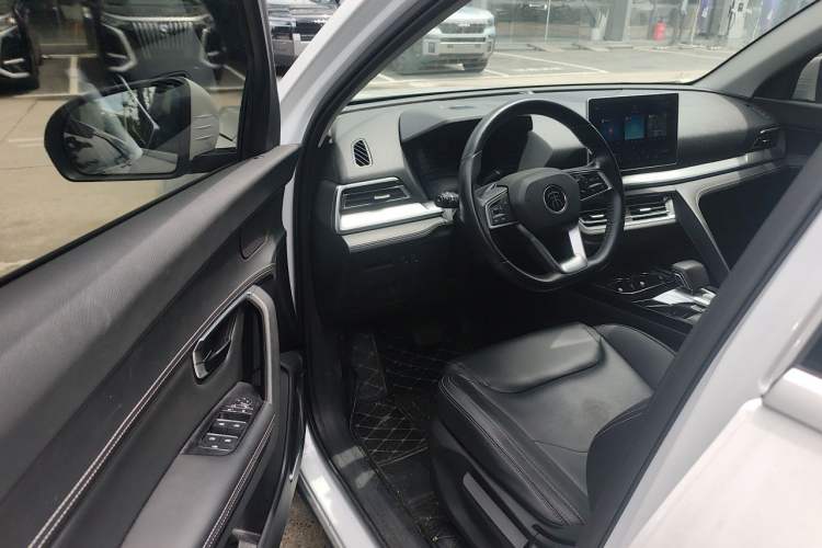 Used BYD Song Pro 2019 1.5T Automatic Elite Edition Interior 3
