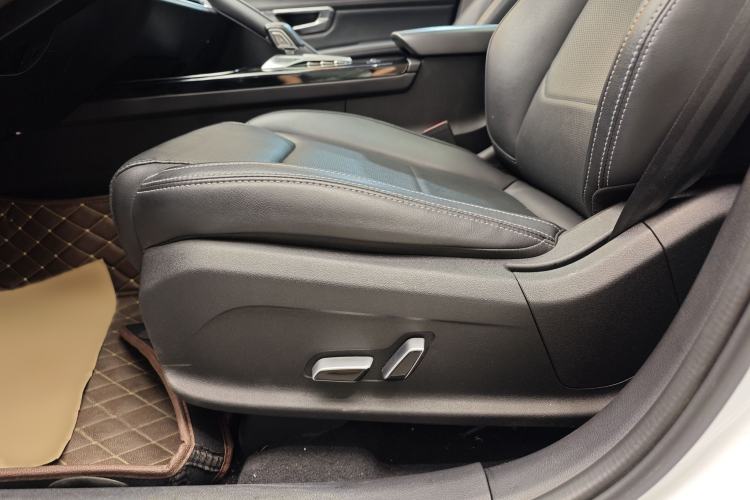 Used BYD Song Pro 2019 1.5T Automatic Prestige Model Interior 3