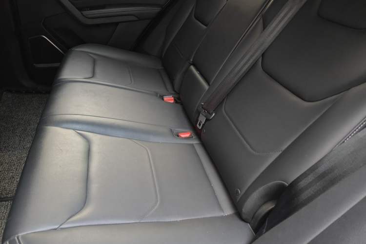 Used BYD Song Pro 2019 1.5T Automatic Luxury Model Interior 4