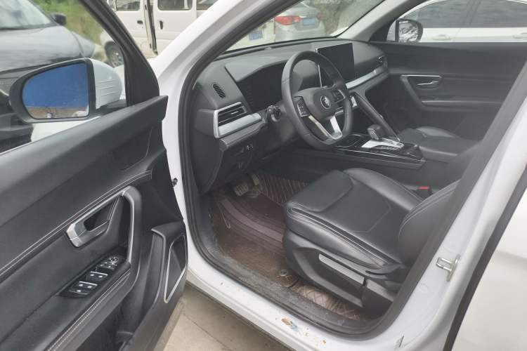 Used BYD Song Pro 2019 1.5T Automatic Elite Edition Interior 4