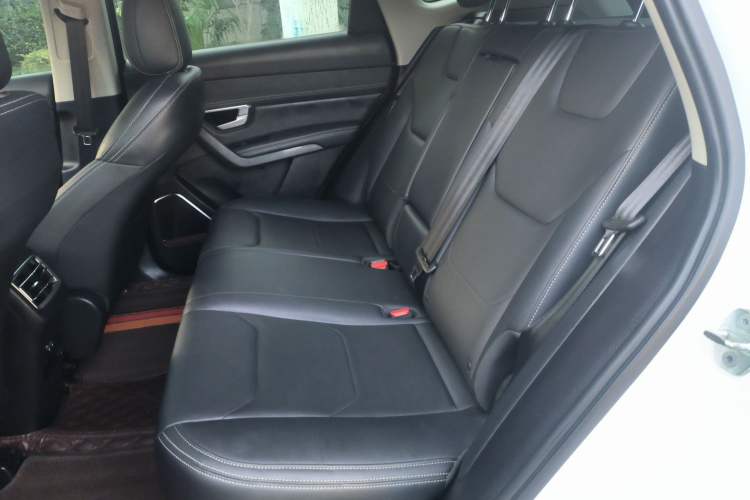 Used BYD Song Pro 2019 1.5T Automatic Luxury Model Interior 4