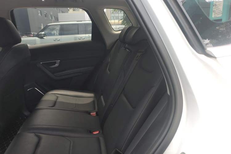 Used BYD Song Pro 2019 1.5T Automatic Elite Edition Interior 4