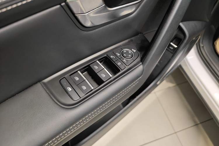 Used BYD Song Pro 2019 1.5T Automatic Prestige Model Interior 4