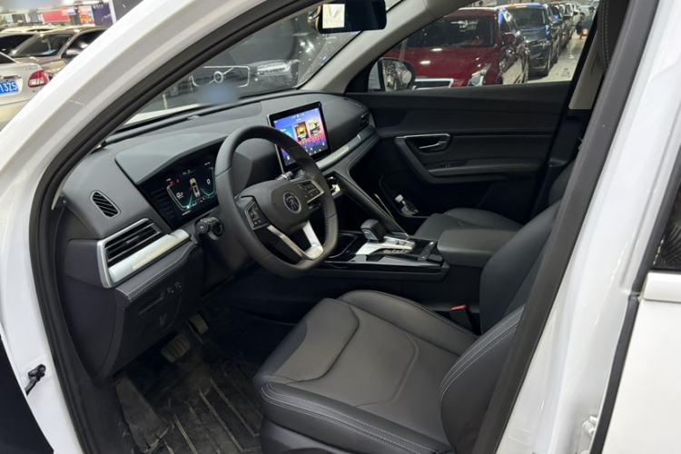 Used BYD Song Pro 2019 1.5T Automatic Elite Edition Interior 5
