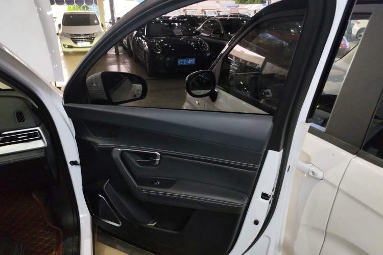 Used BYD Song Pro 2019 1.5T Automatic Luxury Model Interior 5