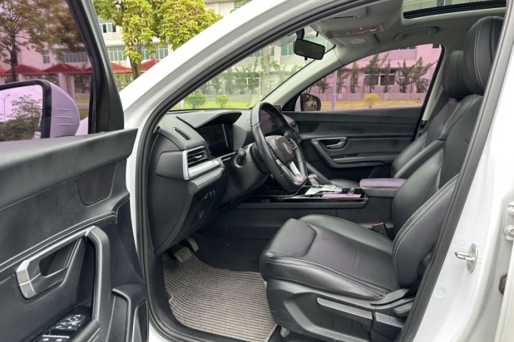 Used BYD Song Pro 2019 1.5T Automatic Elite Edition Interior 5