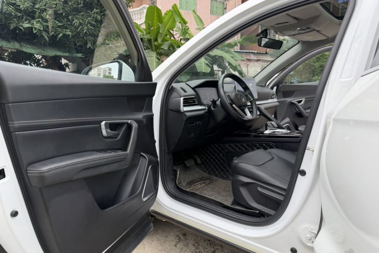 Used BYD Song Pro 2019 1.5T Automatic Elite Edition Interior 5