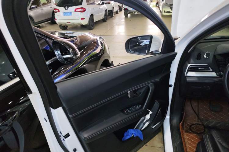 Used BYD Song Pro 2019 1.5T Automatic Luxury Model Interior 7